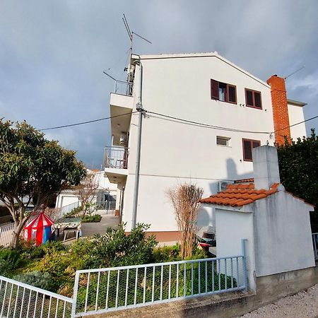 Apartmani Markoč Vodice Bagian luar foto