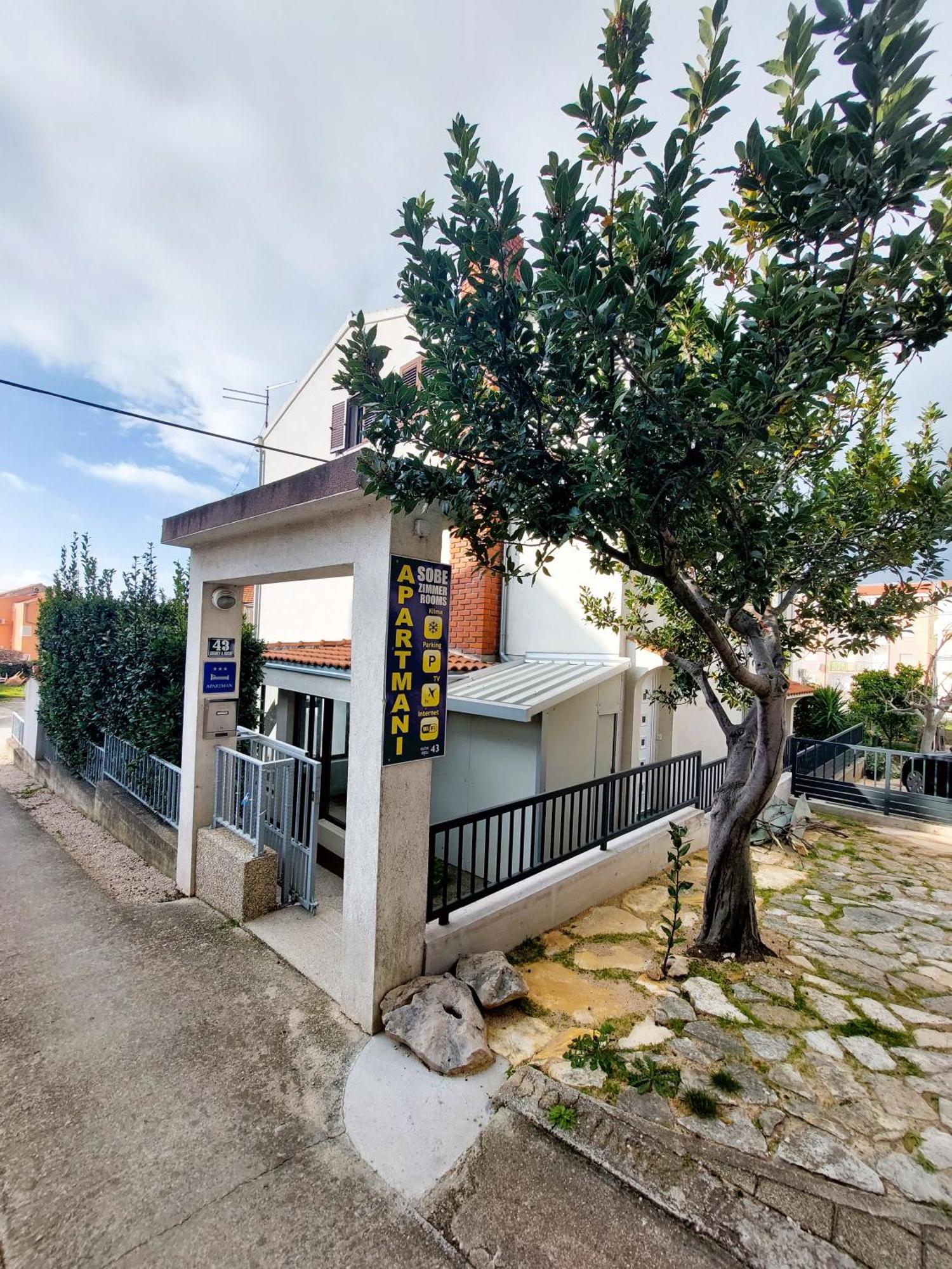 Apartmani Markoč Vodice Bagian luar foto