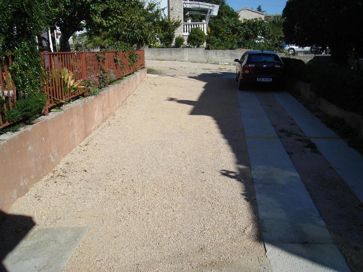 Apartmani Markoč Vodice Ruang foto